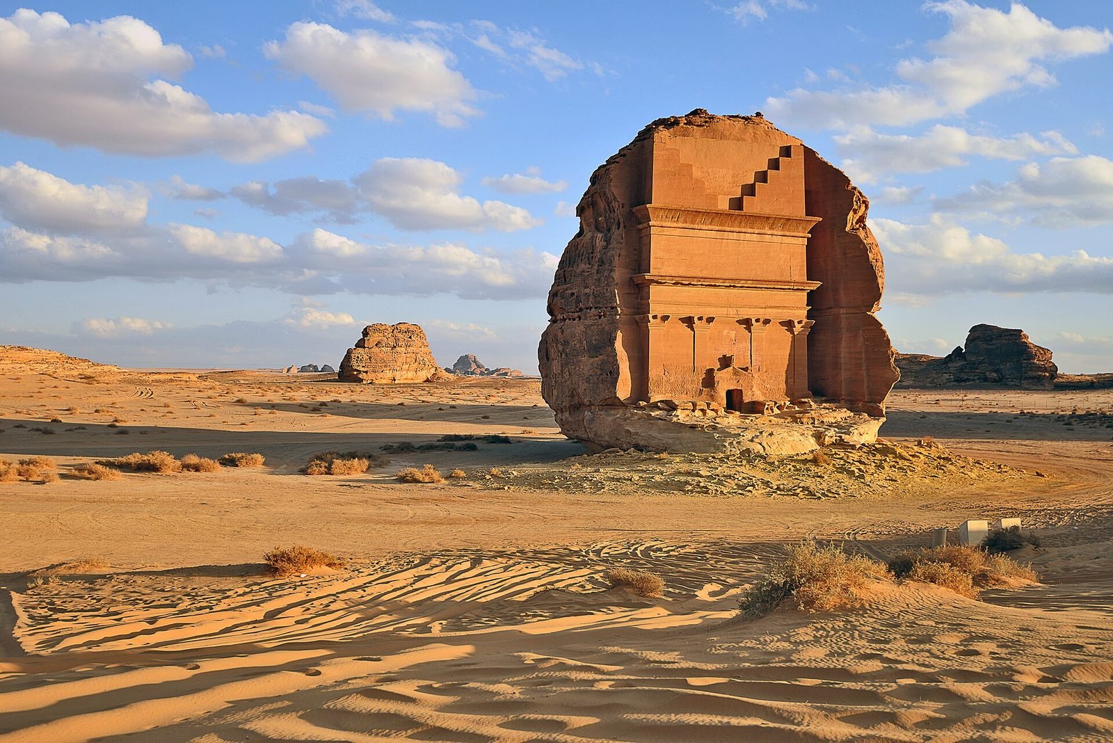 تضاريس صحراوية في العلا بالسعودية